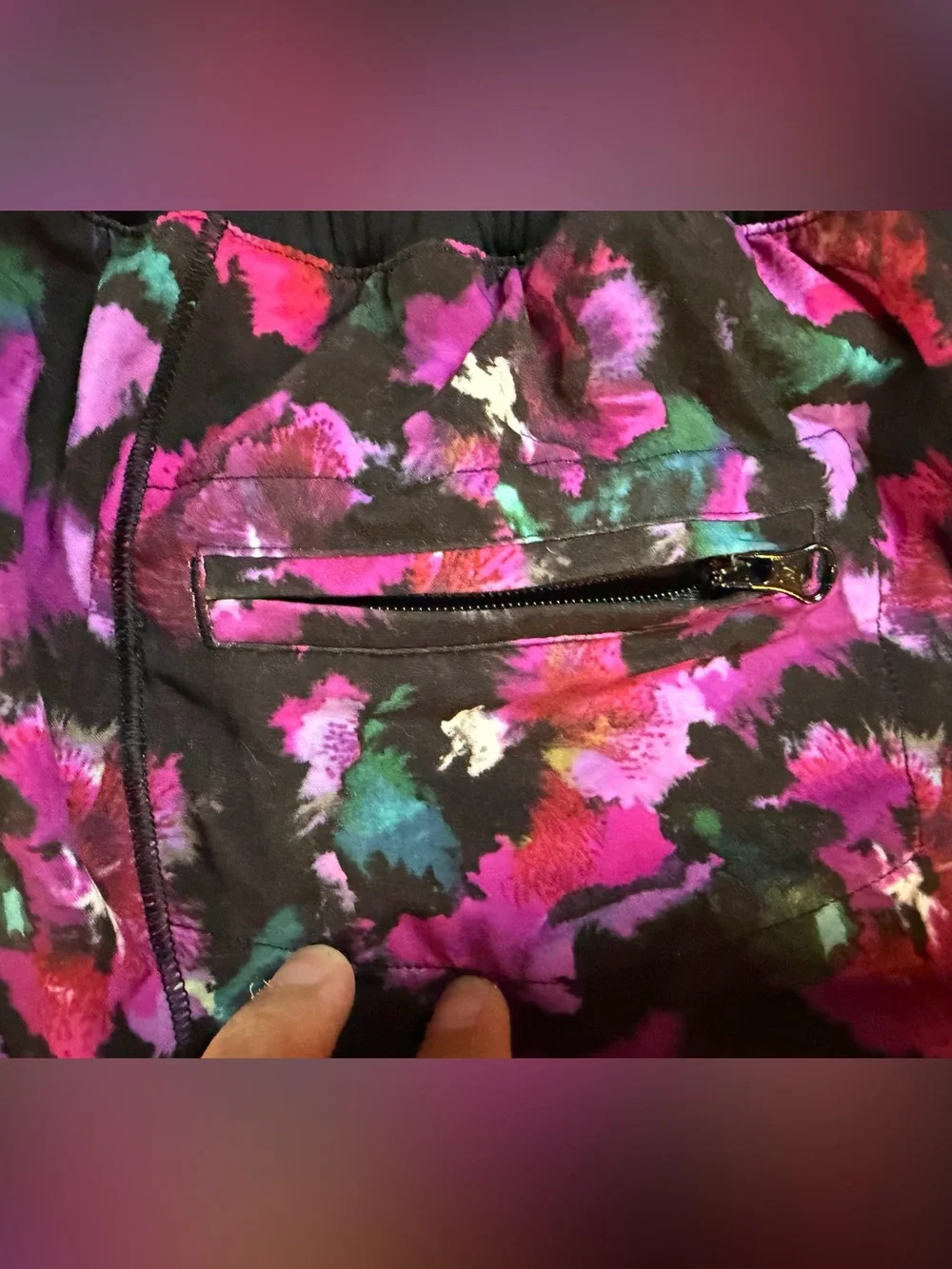 Lululemon Hotty Hot Shorts Mini Midnight Bloom Fuchsia Floral Workout Run Size 8 - Picture 4 of 7
